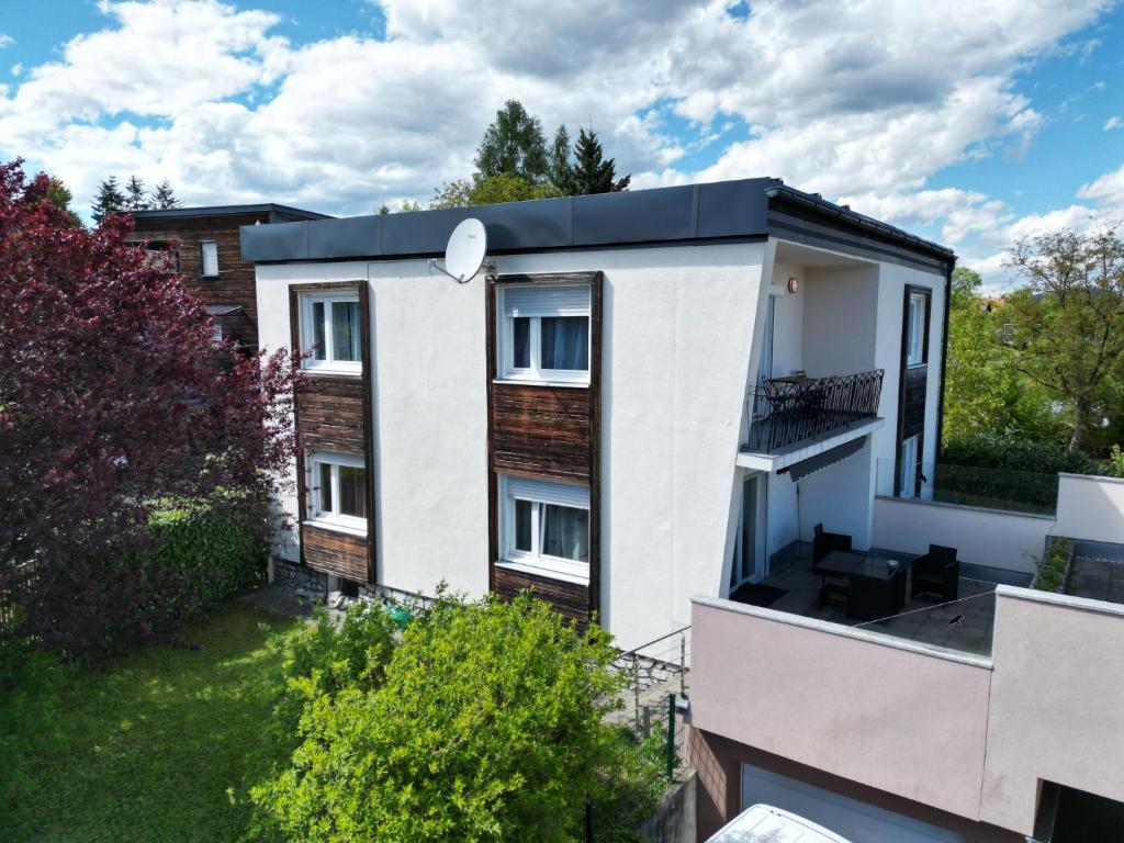 The building in which Az apartmant is located