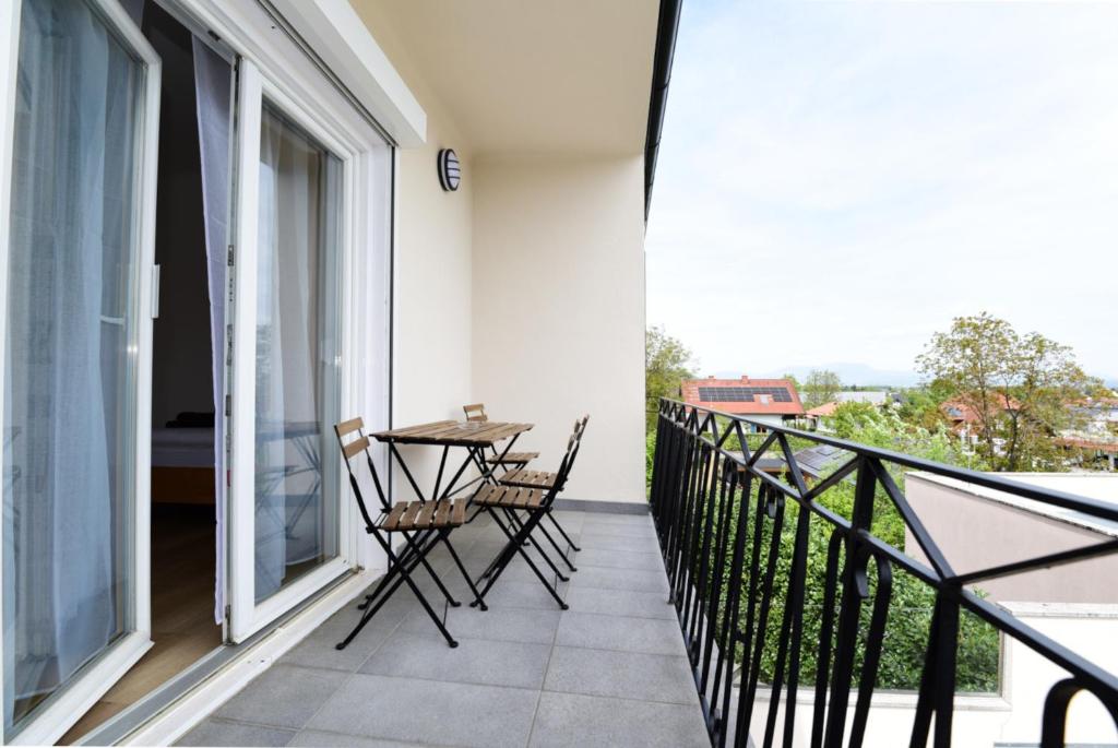 A balcony or terrace at PM-APART Premstätten