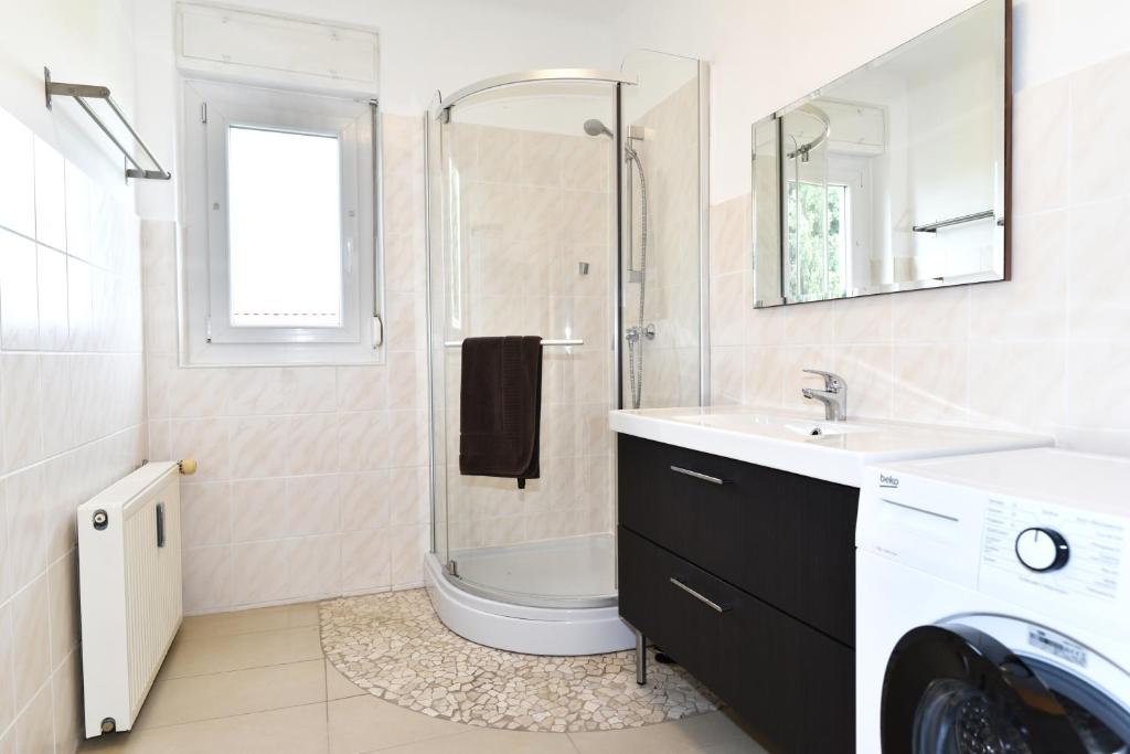 A bathroom at PM-APART Premstätten