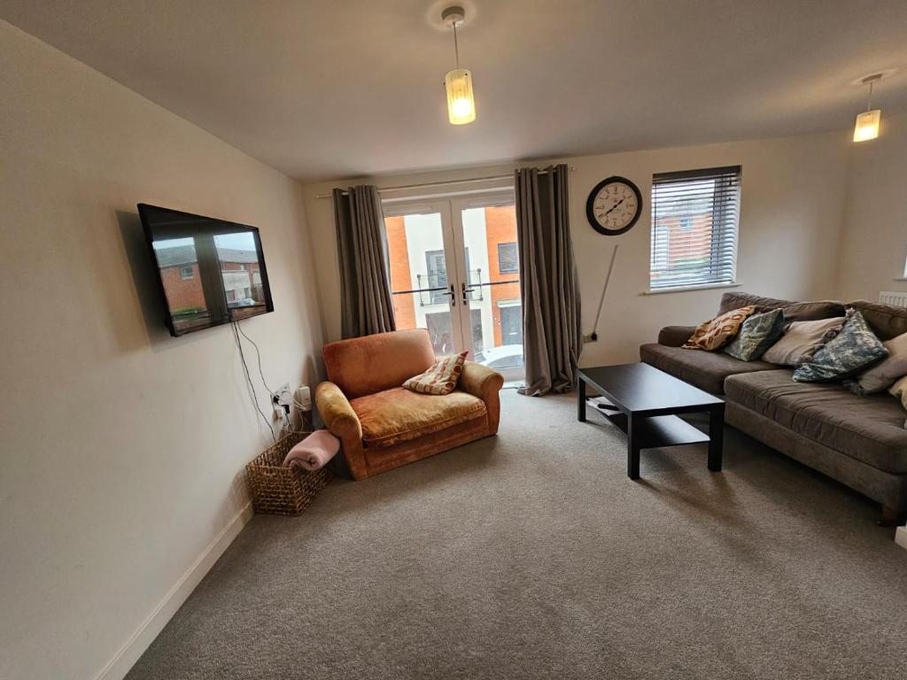 Ipswich - 3 Beds - Sleeps 6 - Private Garden 5