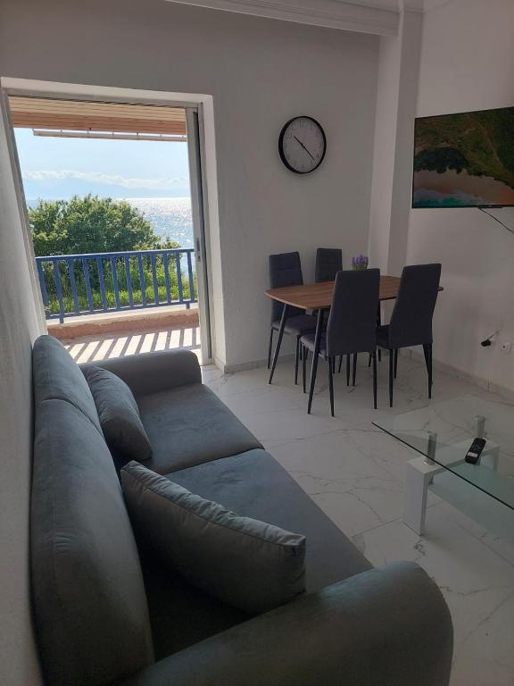 Posezení v ubytování Zer, Nea Irakleia 630 80, Greece
