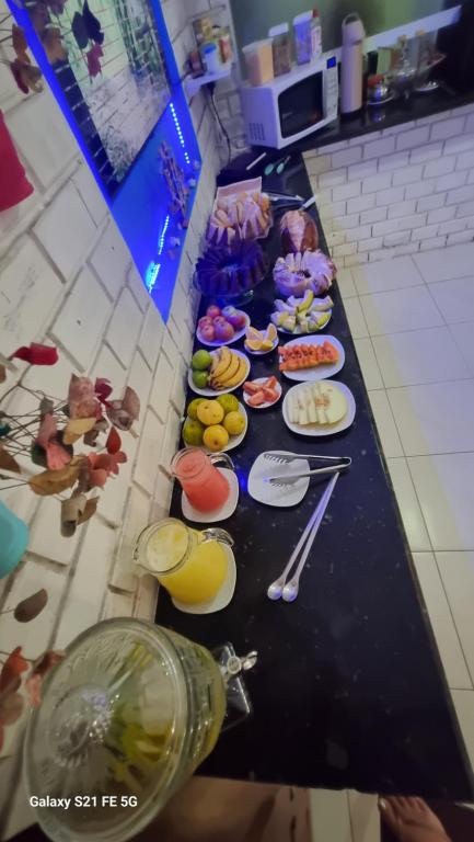 Comida na casa de hóspedes ou em algum lugar perto