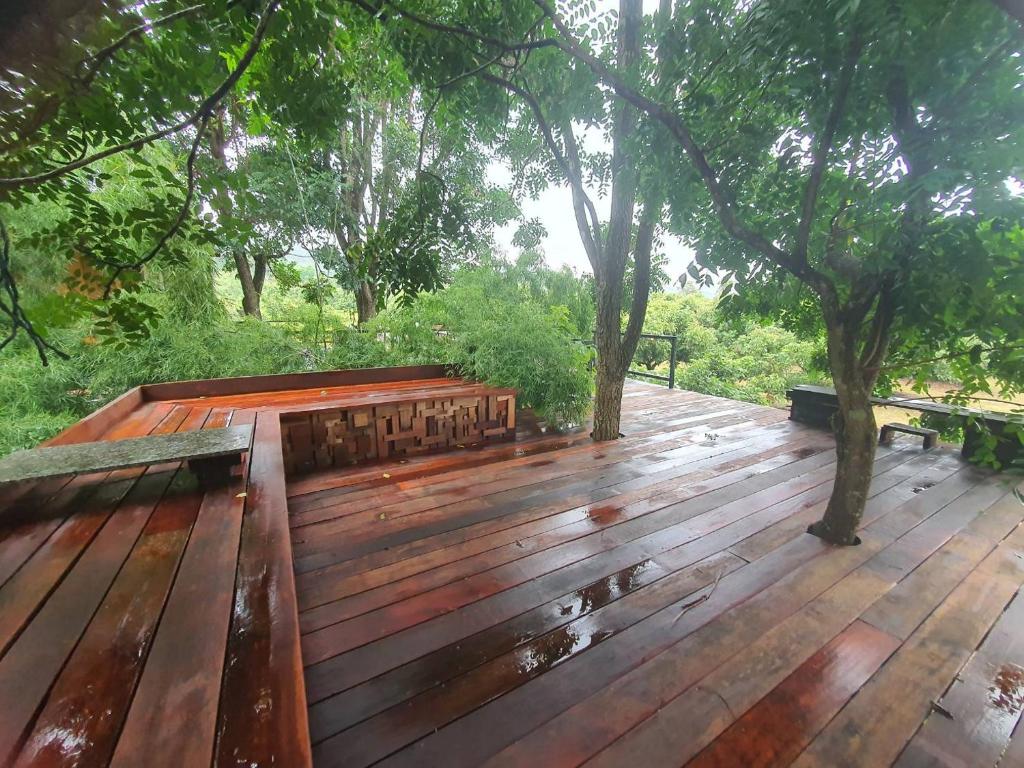 Zahrada ubytování Napahong Treehouse นาป่าฮง
