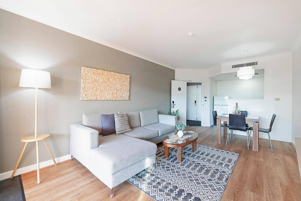 Setusvæði á 'Harbour Highlight' Poolside Living on Esplanade