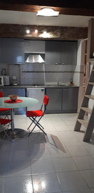 Photo de la galerie de l'établissement Studio RDC centre ville, plage imminente, à Banyuls-sur-Mer