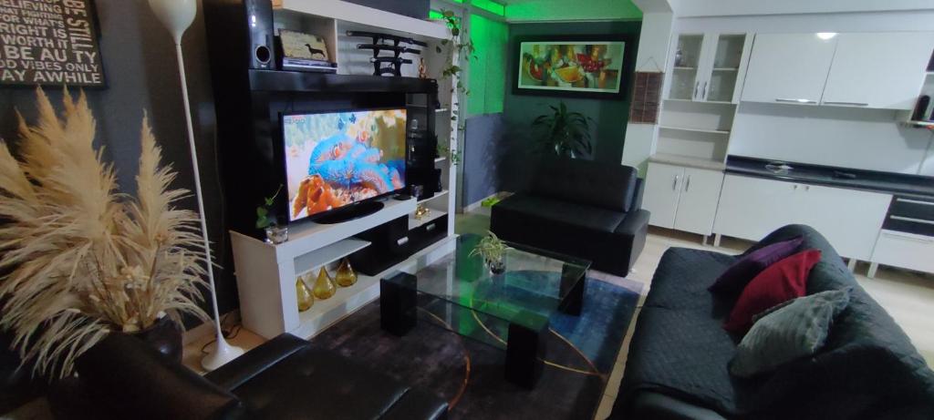 Kuchyň nebo kuchyňský kout v ubytování Lima Airport Sumaq Home