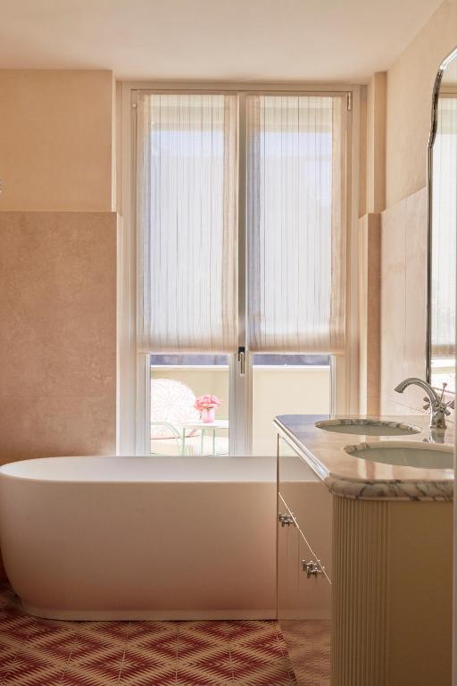 
Deluxe Double or Twin Room with Balcony
