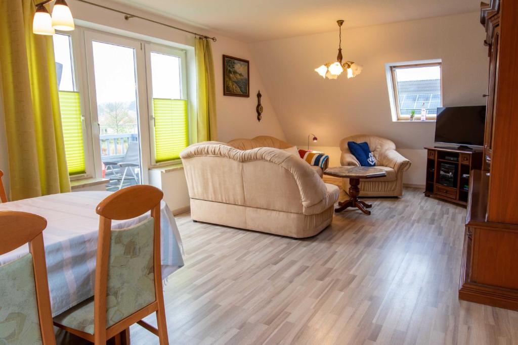 Ferienwohnung Sukow - Apartment With Balcony