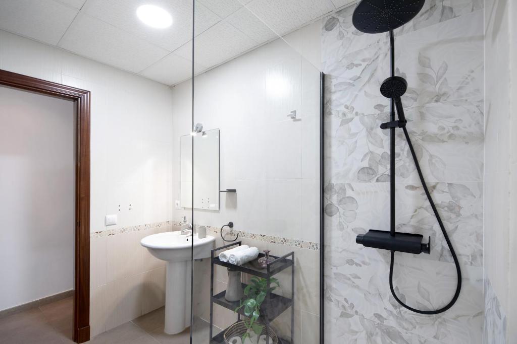 Koupelna v ubytování Piso arquillo del reloj