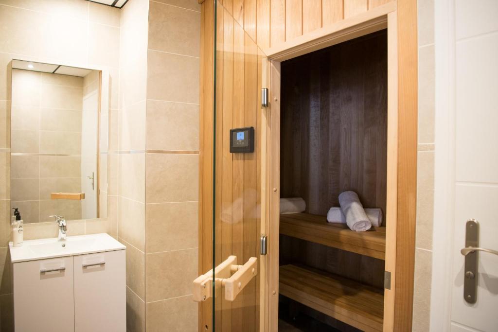 Hotel Gounod Fully Renovated - Resim 44