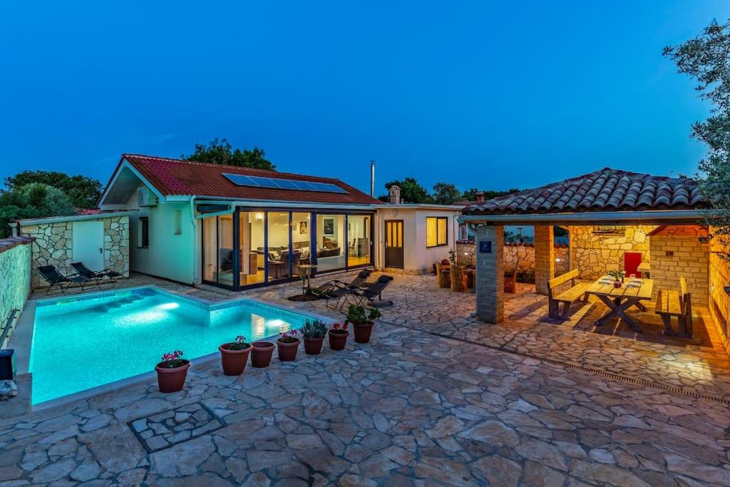 Villa Vrcevan Modernes Haus mit Pool, Medulin (updated prices 2026)