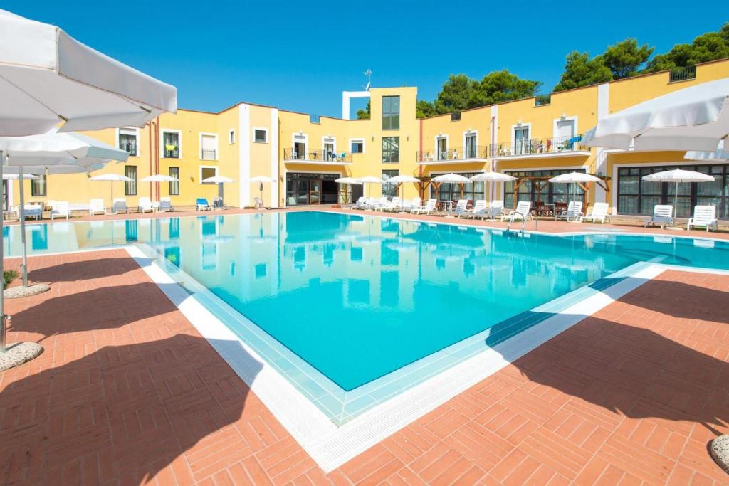 The swimming pool at or close to Hotel Orchidea Blu