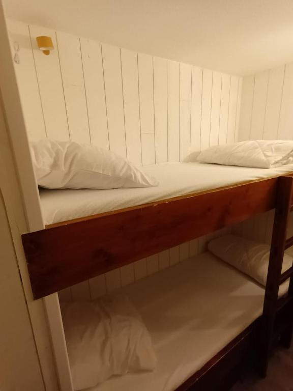 Posteľ alebo postele v izbe v ubytovaní Appartement 4-6 pers proche centre village