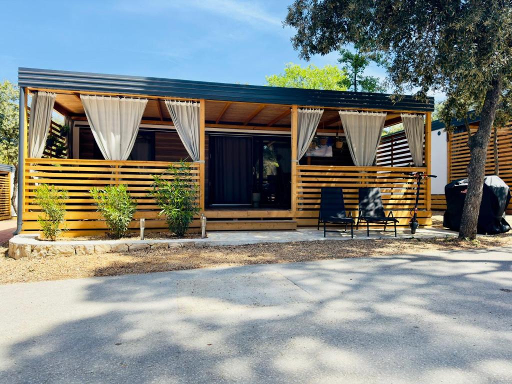 ビオグラード・ナ・モルにあるMobile home Lily, Biograd na moru Croatiaのギャラリーの写真