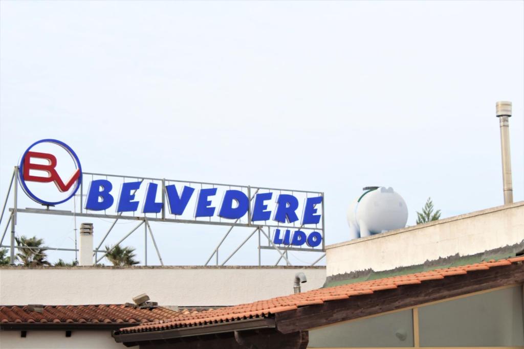 Un certificat, premiu, logo sau alt document afișat la villa bel vedere by salentolimit