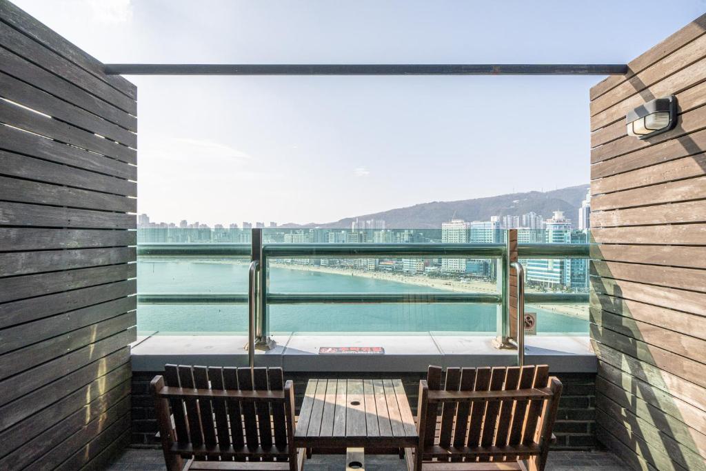 H Avenue Hotel Gwangalli branch - Quarto Duplo Com Terraço