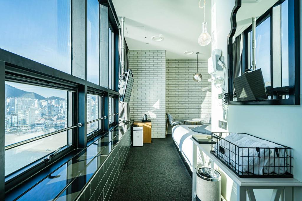 H Avenue Hotel Gwangalli branch - Quarto Duplo Deluxe Com Vista Mar