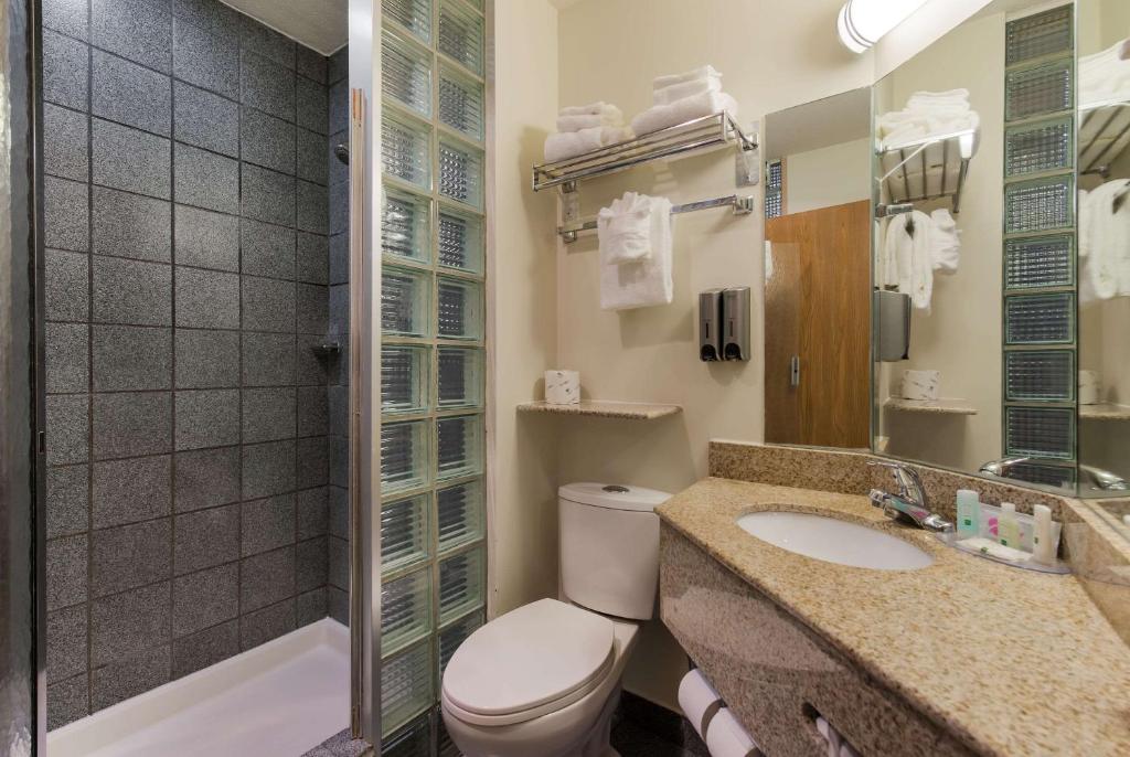 Quality Inn & Suites Red Wing - Room King Superior - No Fumadores
