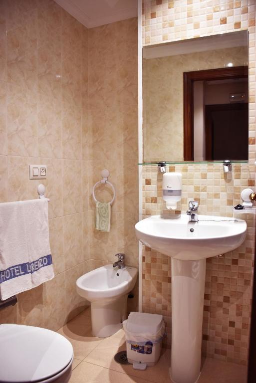 Kúpeľňa v ubytovaní HOTEL LORENZO