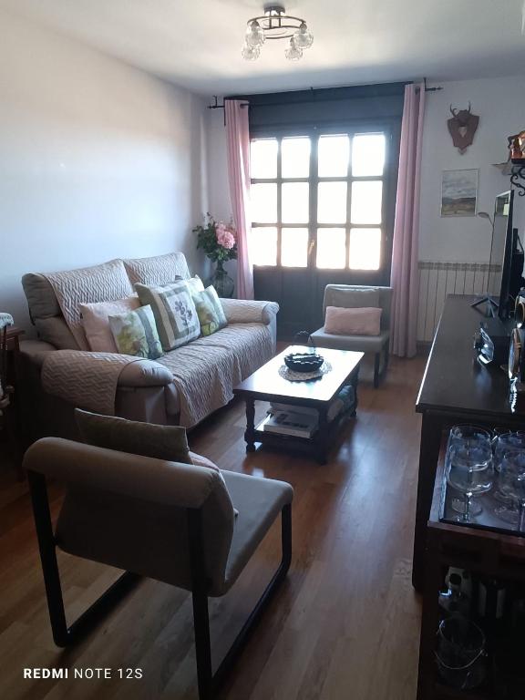 A seating area at Apartamento Mirador del Pantano 1