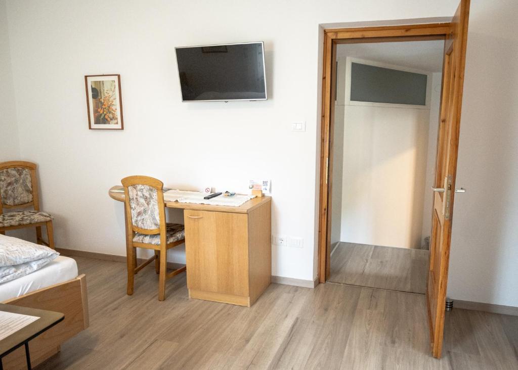 TV a/nebo společenská místnost v ubytování Garni Meinrad
