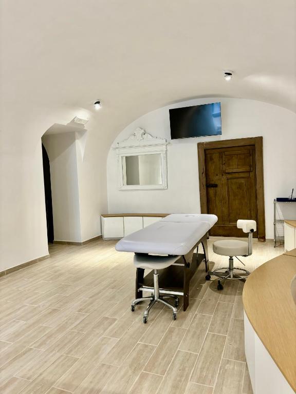 Fotografie z fotogalerie ubytování Capri Kronos Design Suites - 2 king beds, with gym, SPA & jacuzzi v destinaci Anacapri
