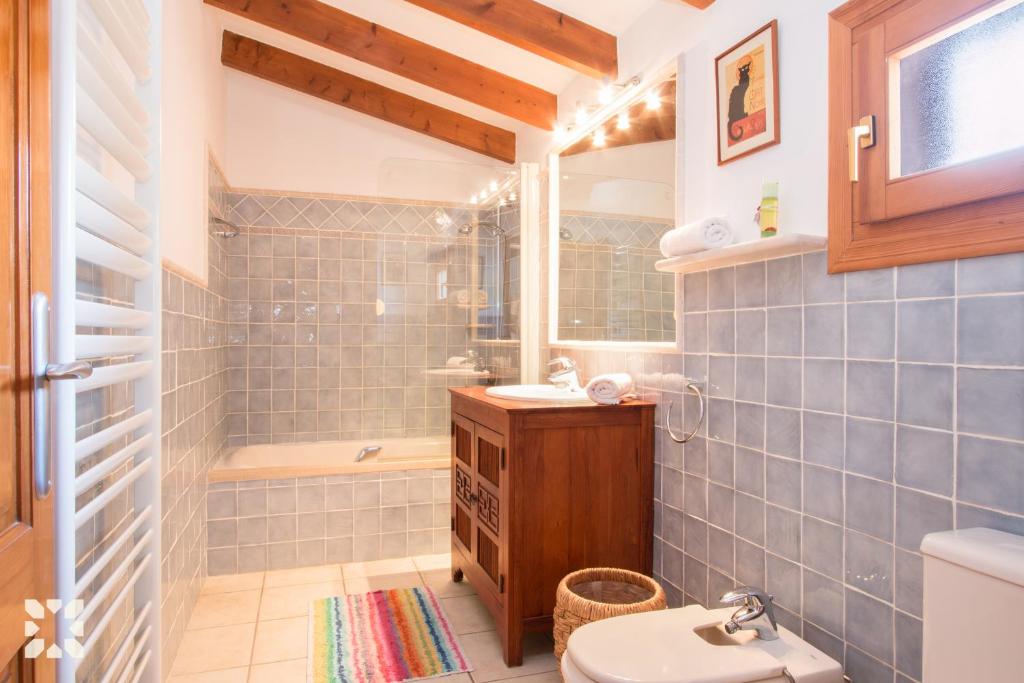 A bathroom at Villa Sandro by Abahana Villas
