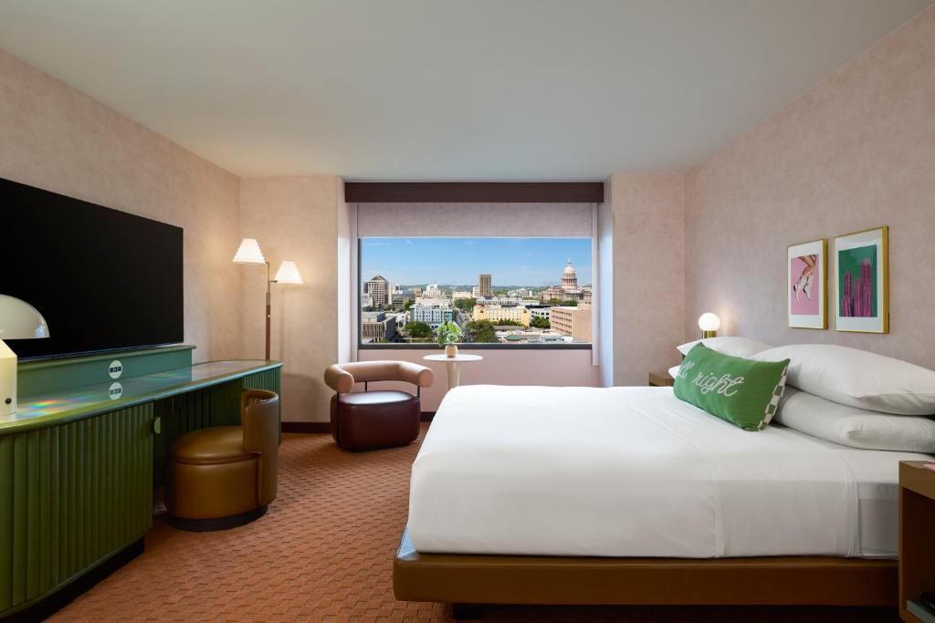 Downright Austin, A Renaissance Hotel - 
