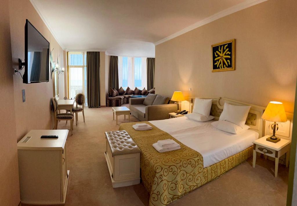 Imperial Palace Hotel - 