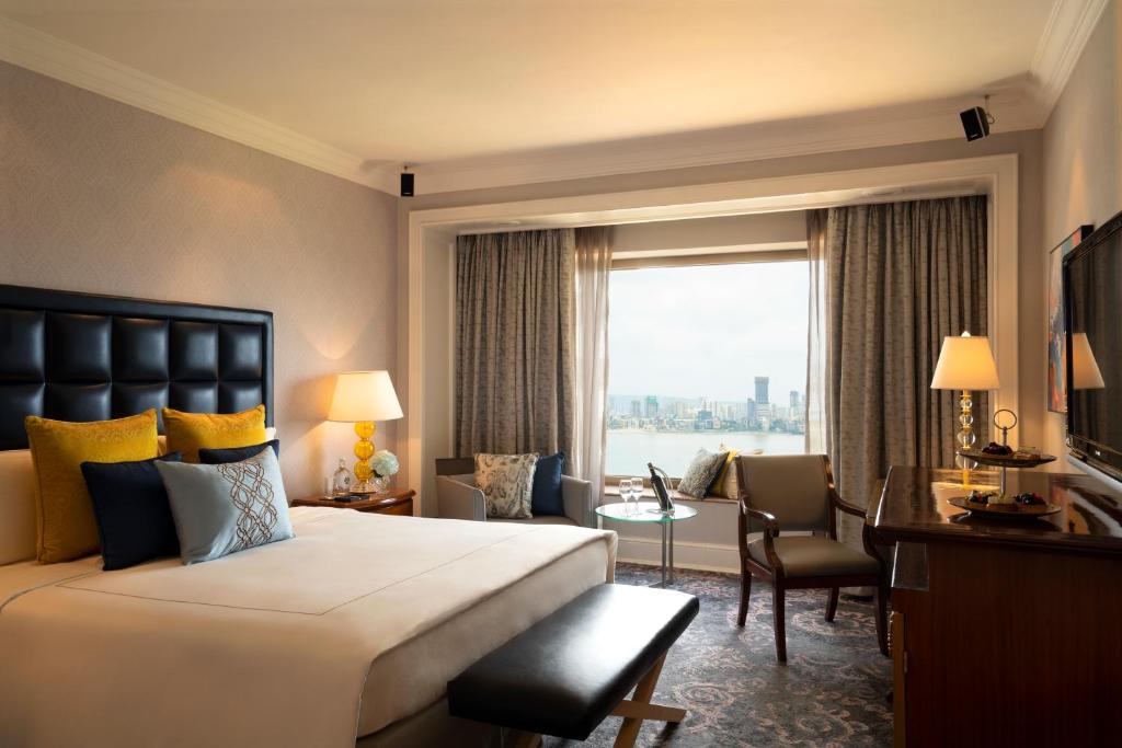 Taj Lands End photo