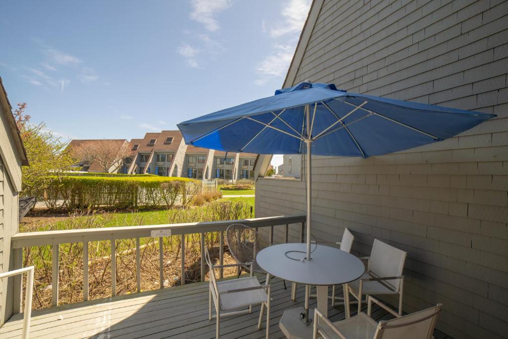The Surf Club Resort - 