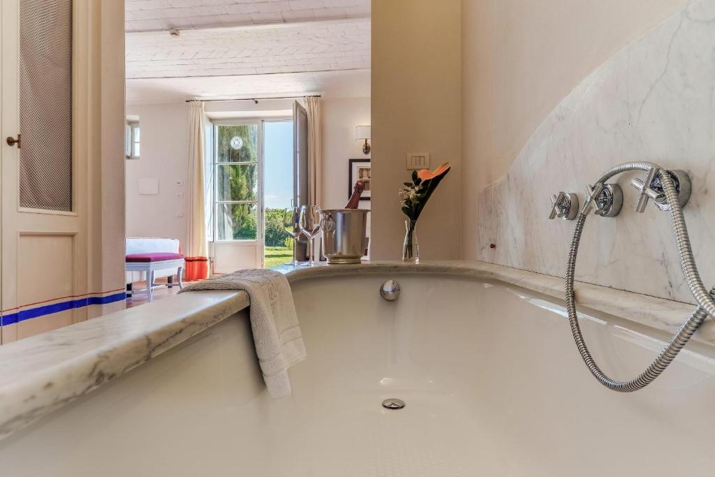 A bathroom at Borgo Scopeto Wine & Country Relais