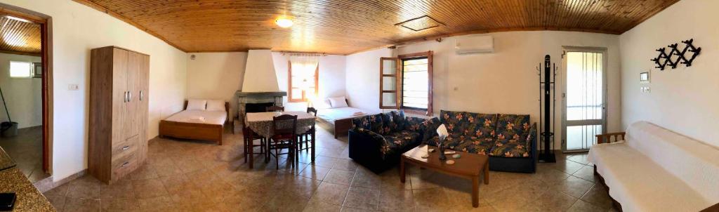 Gallery image of Lotos by Kastro in Limenaria