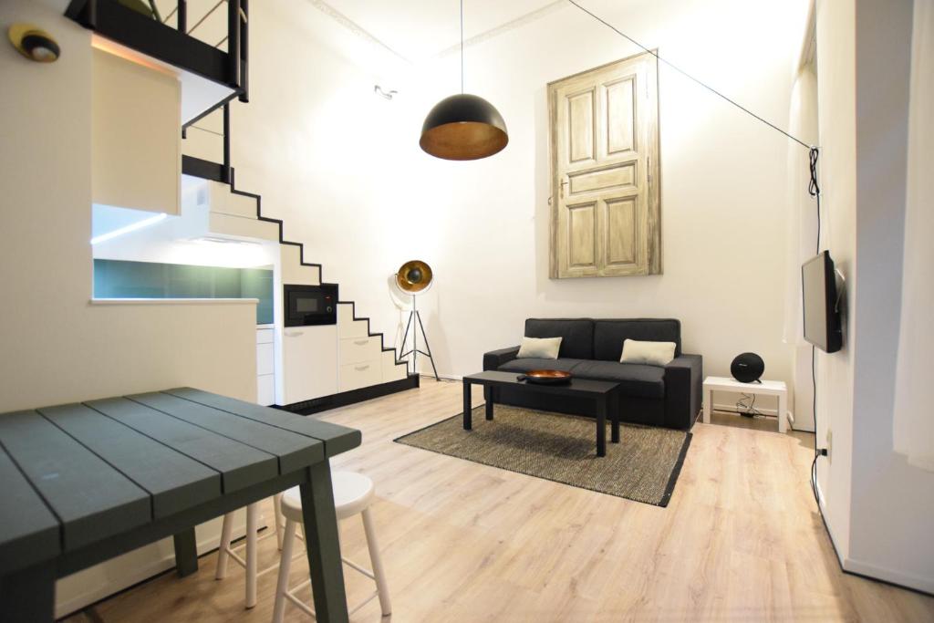 Standard Apartment by Hi5-Teréz Blv 1067 Budapest, Teréz körút 35 kép - 1