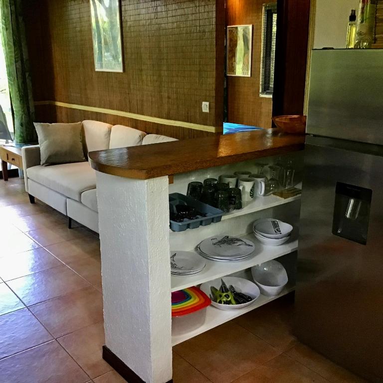 Kuchyň nebo kuchyňský kout v ubytování Faré Paloma Moorea