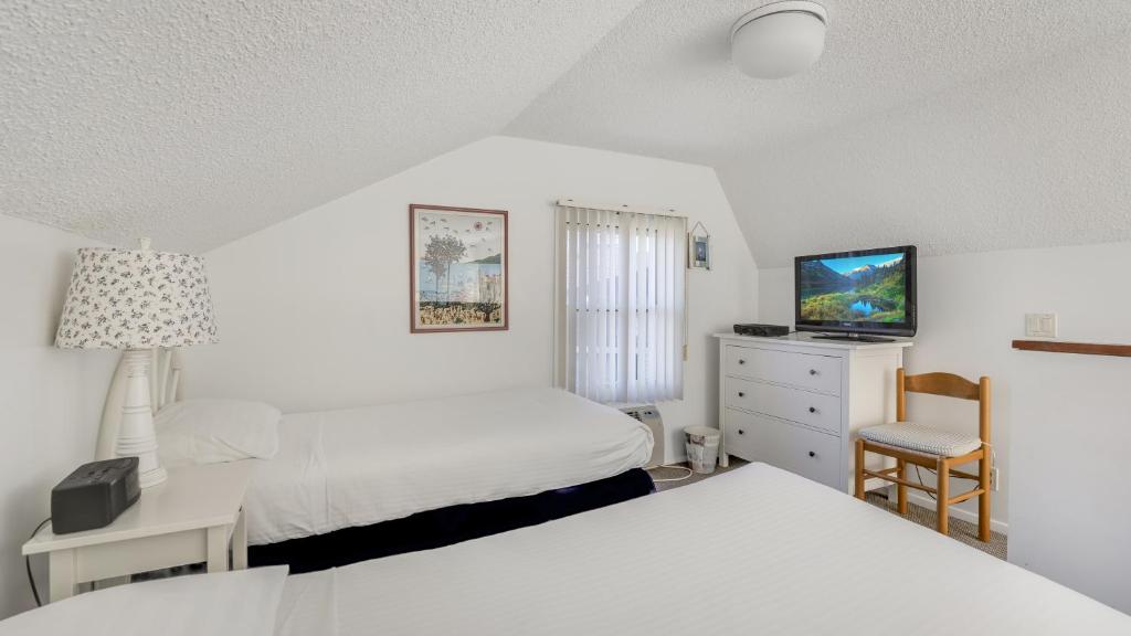 The Surf Club Resort - 