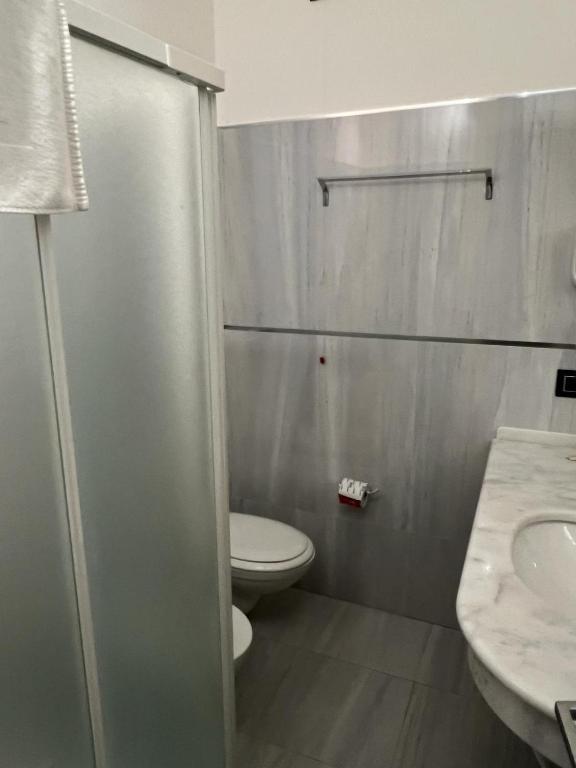 Koupelna v ubytování Hotel Luna Lido