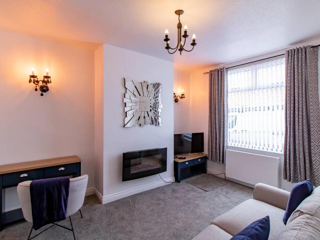 A television and/or entertainment centre at Pass the Keys Large property - ideally located