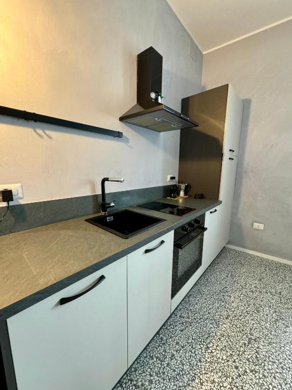 Kuchyňa alebo kuchynka v ubytovaní 4 Balconi rooms Paladini B&B e appartamenti