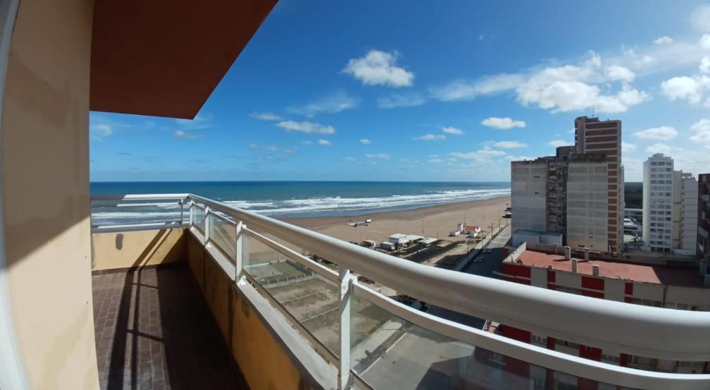 Γενική θέα στη θάλασσα ή θέα στη θάλασσα από  αυτό το διαμέρισμα