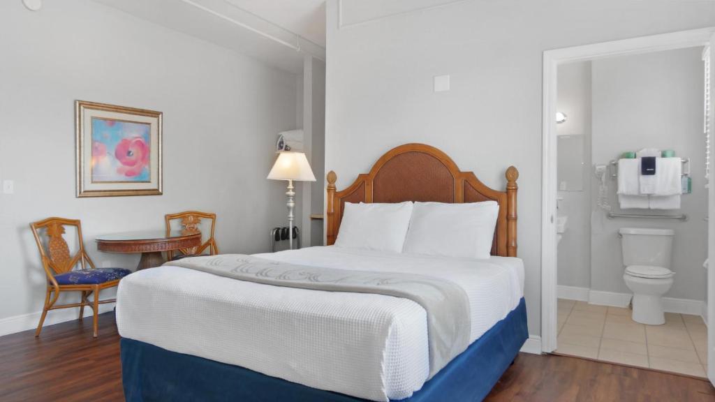 Crystal Bay Historic Hotel - Pet-friendly Quadruple Room - Disability Access