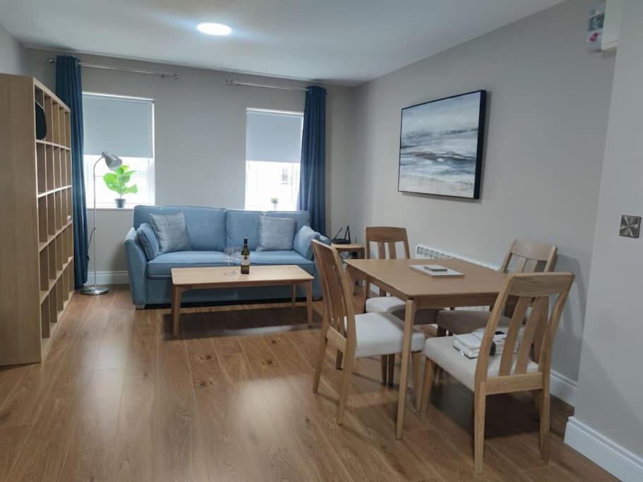 Posezení v ubytování Blacklion prime location apartment