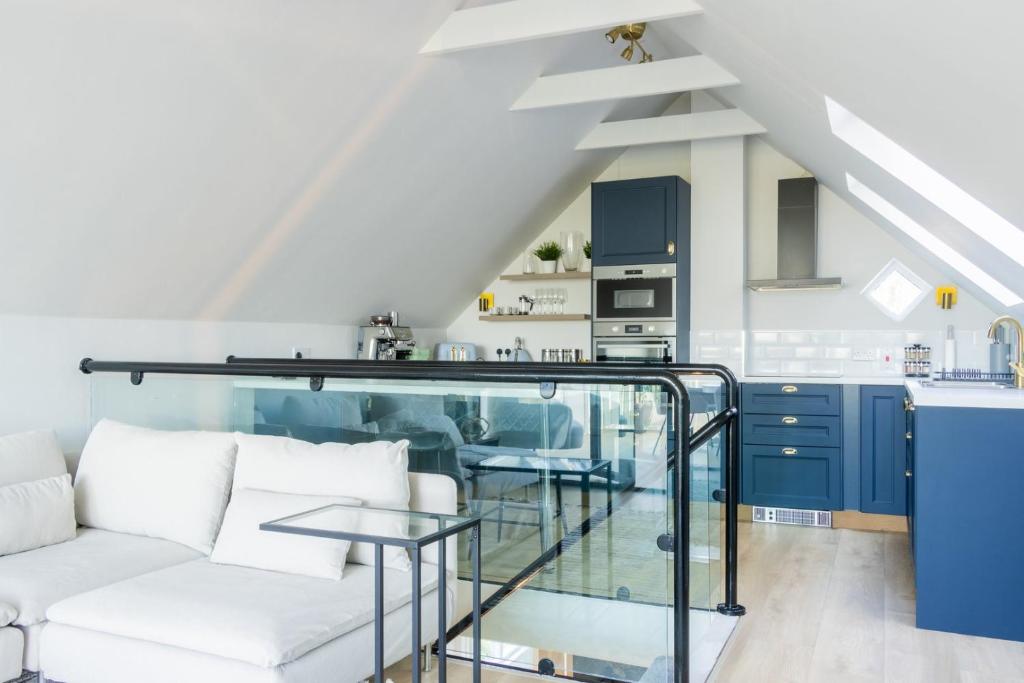 Kuchyň nebo kuchyňský kout v ubytování GuestReady - Modernised cottage in Monkstown