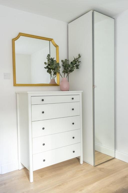 Fotografie z fotogalerie ubytování GuestReady - Modernised cottage in Monkstown v destinaci Dublin