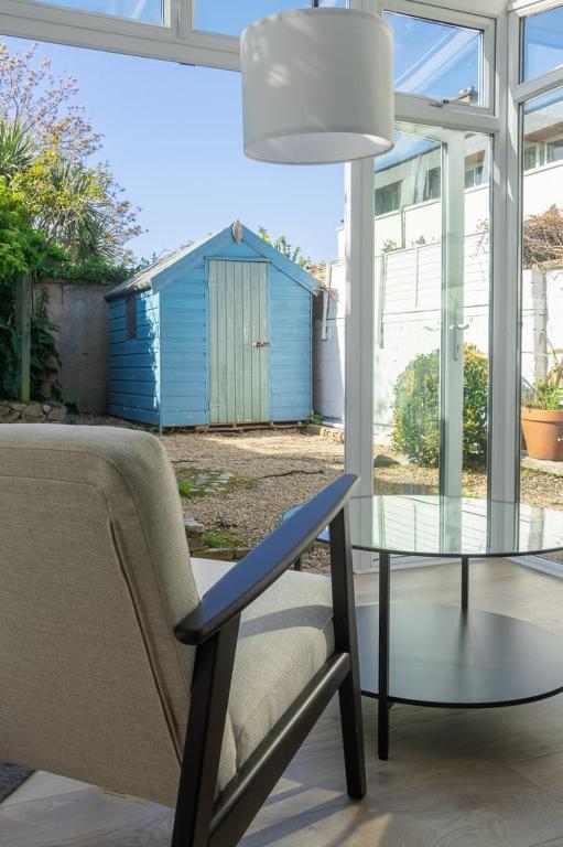 Balkón nebo terasa v ubytování GuestReady - Modernised cottage in Monkstown