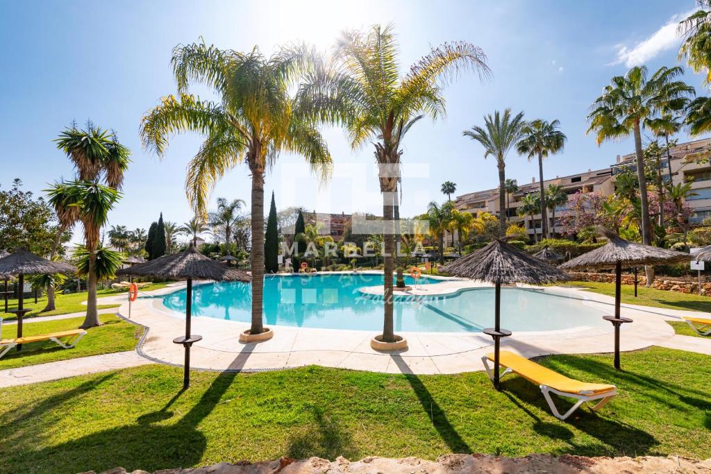 Chic garden flat 5min from beach