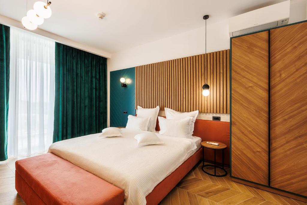 Postel nebo postele na pokoji v ubytování Hypnose Resort - Adult Only 14