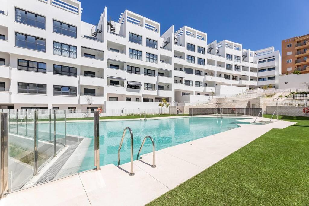 New Chic apartment walk to beach Estepona RDR387
