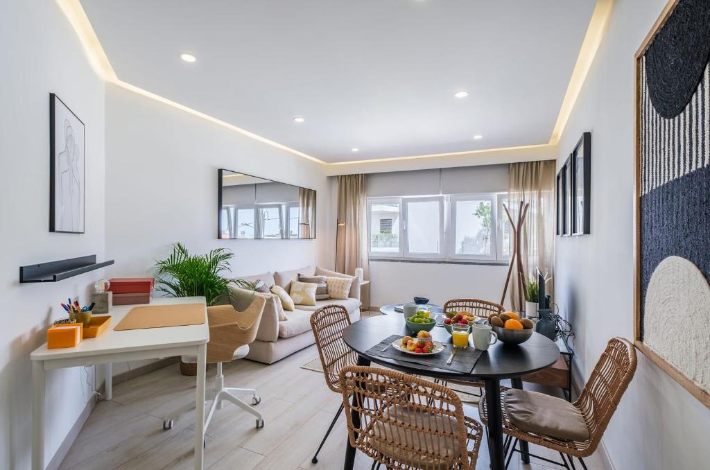 Sea View Apartment in Estoril