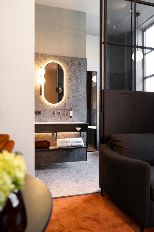 Van der Valk TheaterHotel De Oranjerie - Large Loft